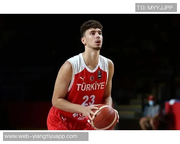 小贾巴里警告对手若放松防守申京将面临巨大挑战