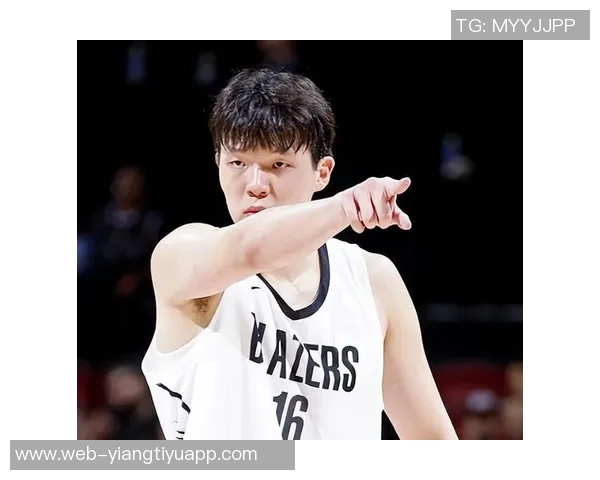 杨瀚森在比赛中表现出色罗威伤愈前他将迎来更多出场机会