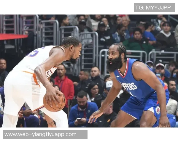 比尔谈快船新赛季展望与小卡哈登祖巴茨默契十足令人期待